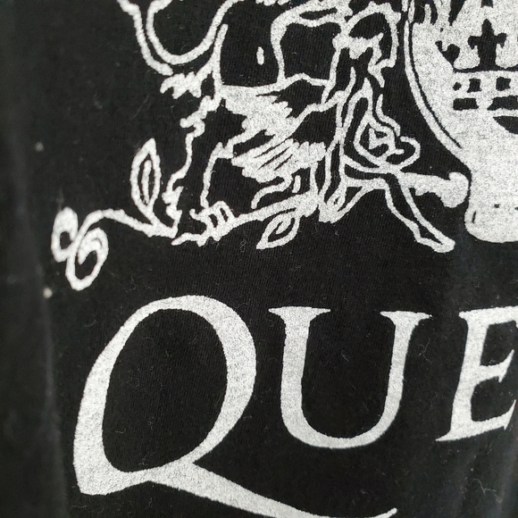 Queens T-shirt - Picture 3 of 4